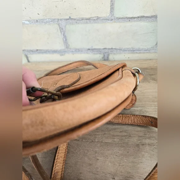 Vintage Roots Crossbody Bag - Picture 10 of 12